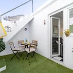4 Bedroom House With Garden Parking In Benfica Ferienhaus Lissabon