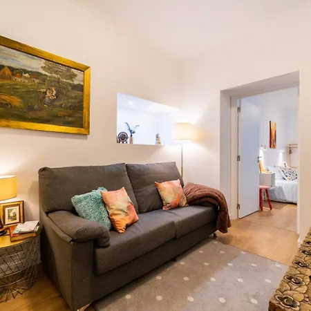 Сasa de vacaciones Charming 4-bedroom House With Terrace