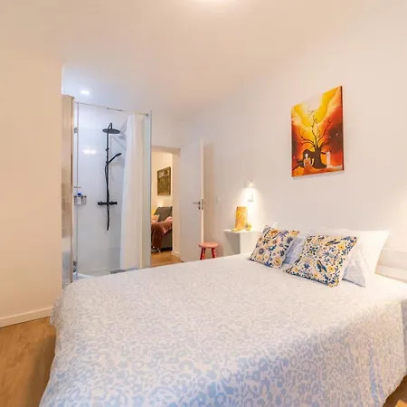 Charming 4-bedroom House With Terrace * Lisboa