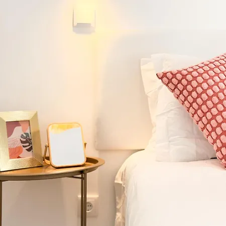 4 Bedroom House With Garden Parking In Benfica 펜션 리스본