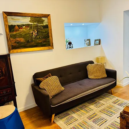 4 Bedroom House With Garden Parking In Benfica Ferienhaus