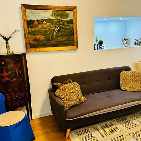 4 Bedroom House With Garden Parking In Benfica Ferienhaus *