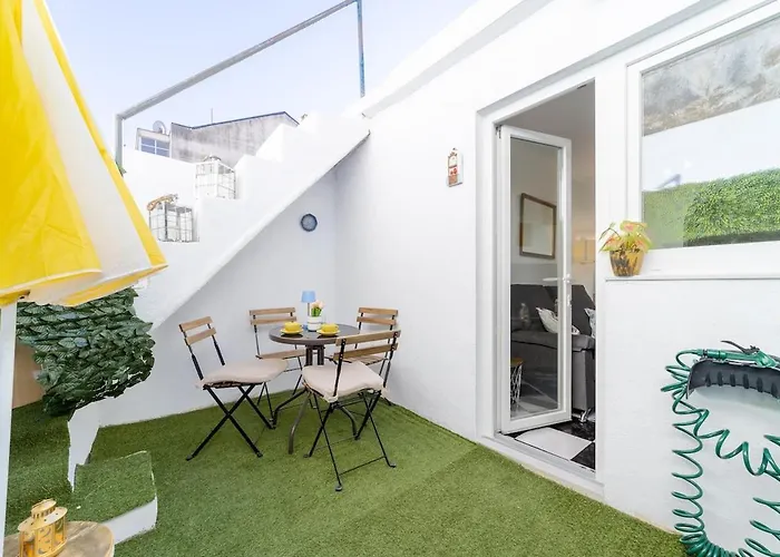 Charming 4-bedroom House With Terrace Casa vacanze Lisbona
