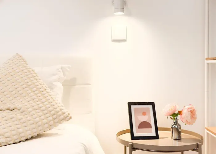 Charming 4-bedroom House With Terrace *