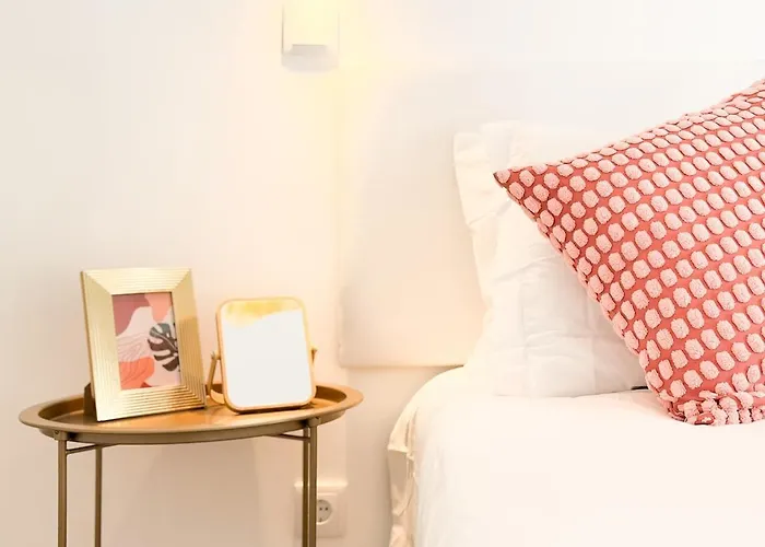 Charming 4-bedroom House With Terrace Сasa de vacaciones *