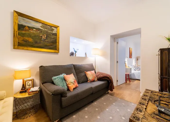 Сasa de vacaciones Charming 4-bedroom House With Terrace