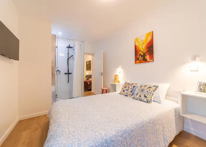 Charming 4-bedroom House With Terrace * Lisboa