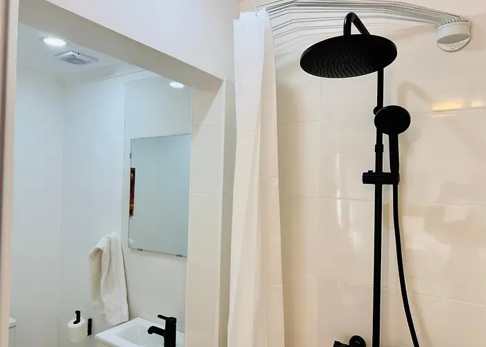 Charming 4-bedroom House With Terrace Сasa de vacaciones