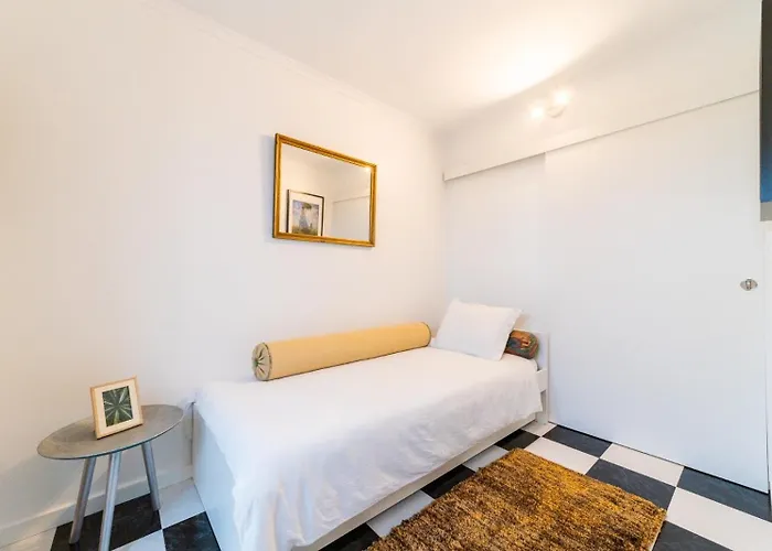 Charming 4-bedroom House With Terrace Lisbona