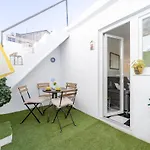 4 Bedroom House With Garden Parking In Benfica Ferienhaus Lissabon