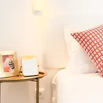 4 Bedroom House With Garden Parking In Benfica Ferienhaus *