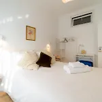 Ferienhaus 4 Bedroom House With Garden Parking In Benfica *