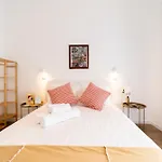4 Bedroom House With Garden Parking In Benfica Ferienhaus Lissabon