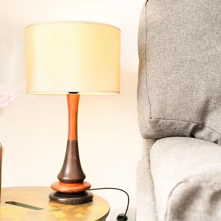 Semesterbostad Charming 4-bedroom House With Terrace Lisboa