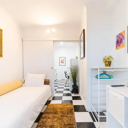 بيت للعطل 4 Bedroom House With Garden Parking In Benfica *