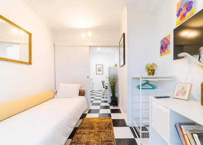 Nyaraló Charming 4-bedroom House With Terrace *